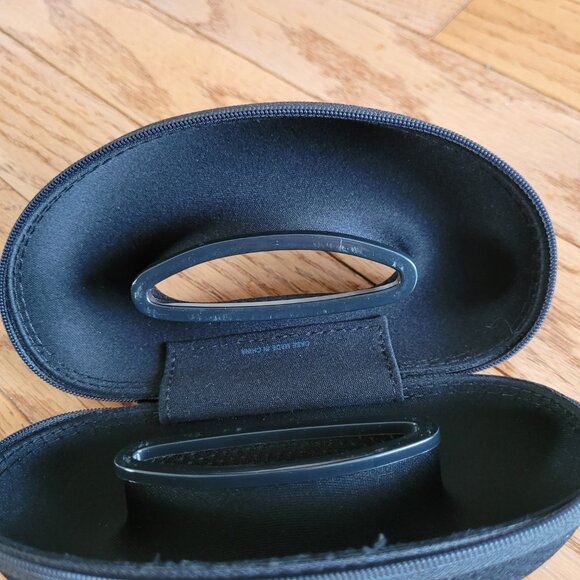 Arnette Protective Sunglass Case Gray Zipper Donut Hole Clam Shell Padded - Picture 9 of 10